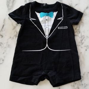Black T-Shirt/ Onesies, Size 3-6 Months